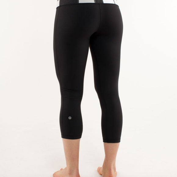 Lululemon groove crop size 4 - Picture 1 of 4